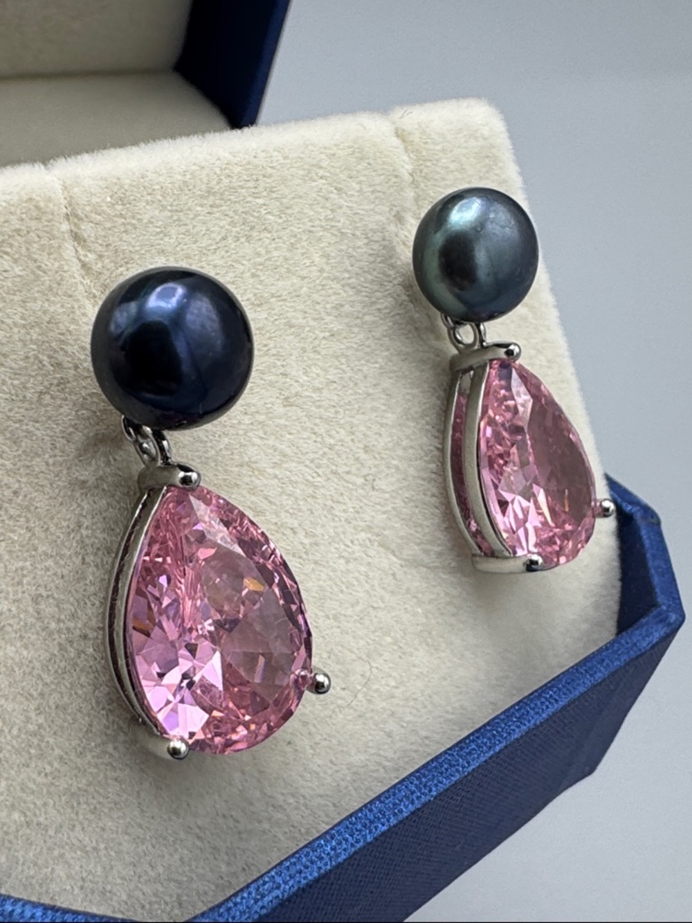 Sterling silver pearl drop earrings - Picture 3 of 5